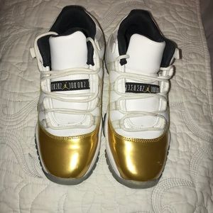 Jordan 11 Low “Closing Ceremony” size 5